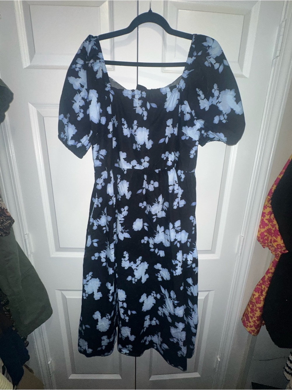 Black Floral Puff-Sleeve Midi Dress